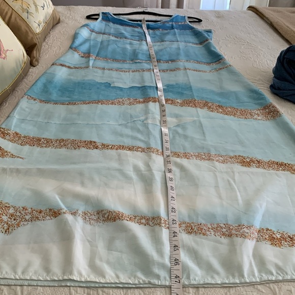 Chic Blue Patterned Maxi Dress - Picture 9 of 9